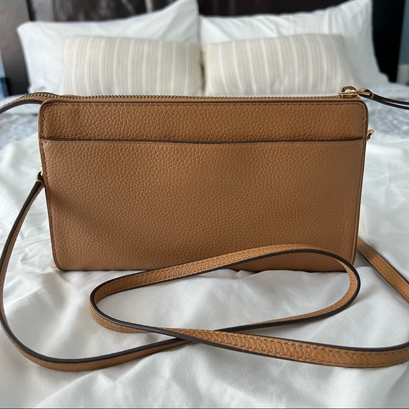 SOLD‼️ Tory Burch Blake Slim Crossbody - Picture 3 of 10